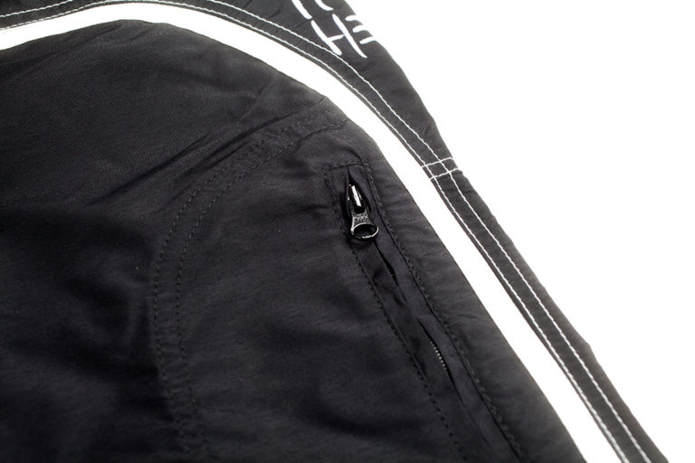 BSLIHM-BlackWhite-zip-detail.jpg BSLIHM-BlackWhite-zip-detail.jpg
