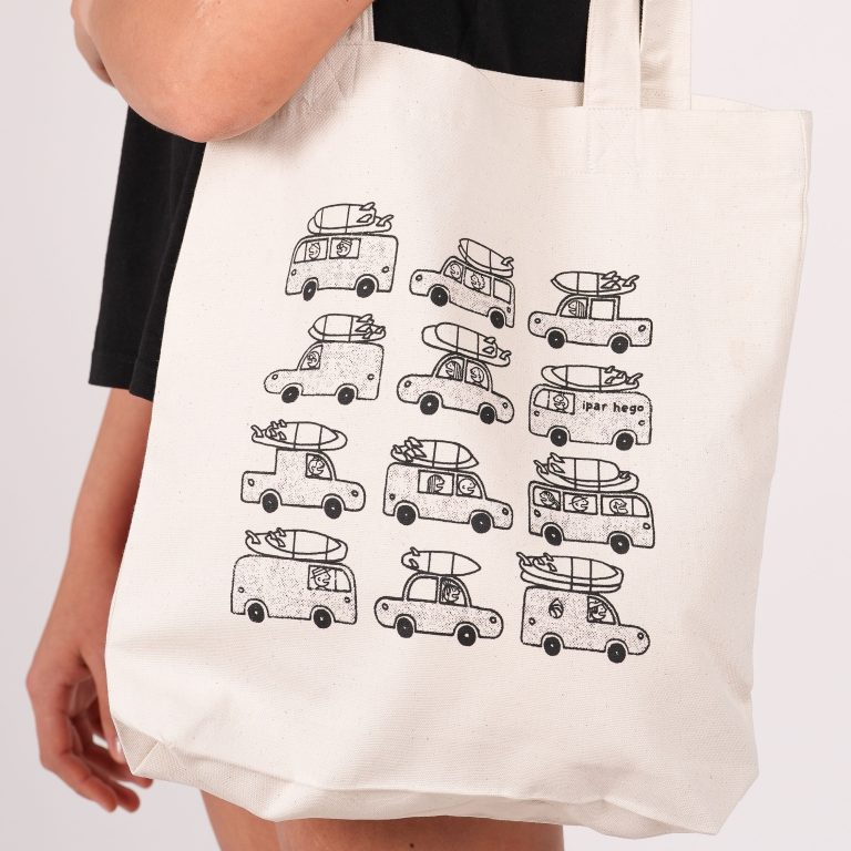 Tote Bag Vans close up 2560 pixels